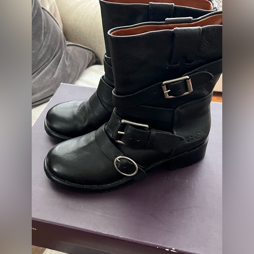 Lucky Brand Black Leather Astrid Buckle Moto Ankle Boot Bootie Size 7.5